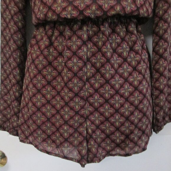 FOREVER 21 Long Sleeve Burgundy Romper (M) - Picture 5 of 7